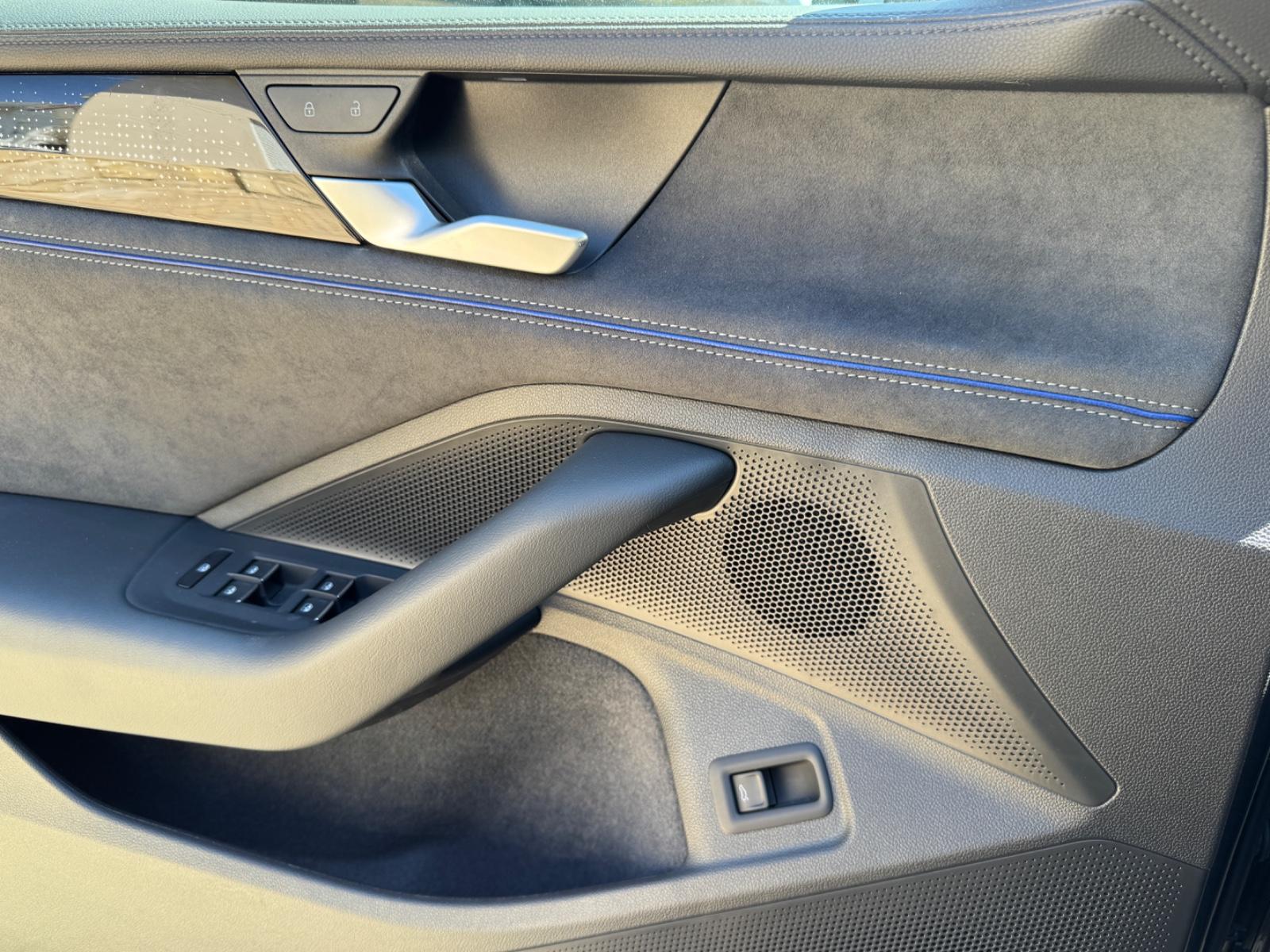 Volkswagen Passat Variant 2.0 TDI-R-line AHK-Massagesitz-