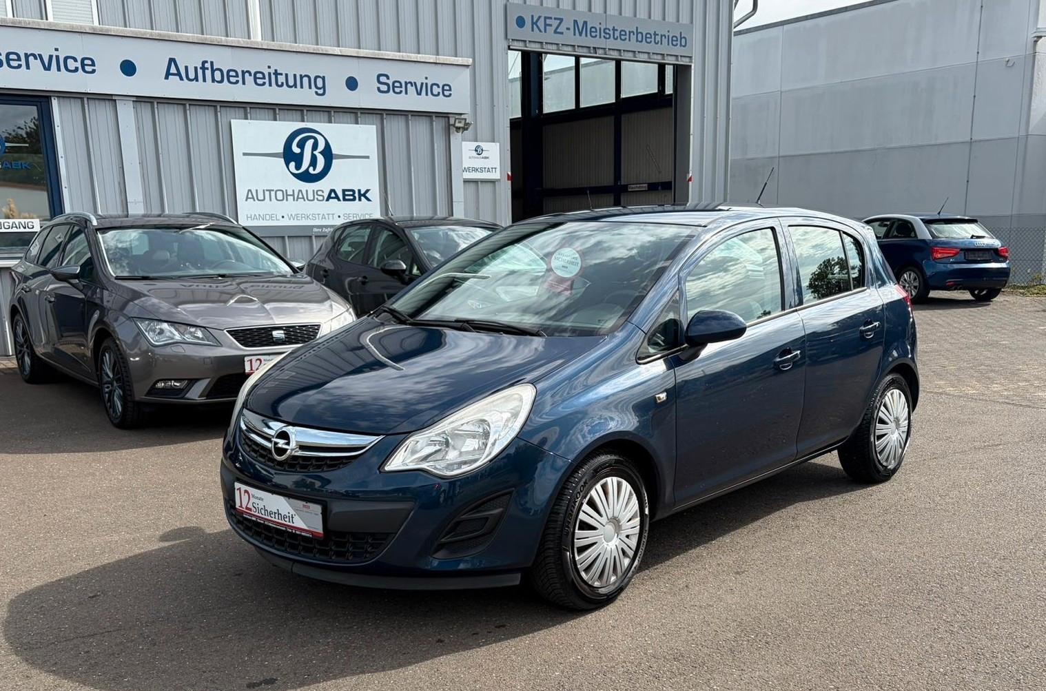 Opel Corsa D Edition - Lenkrad und Sitzheizung