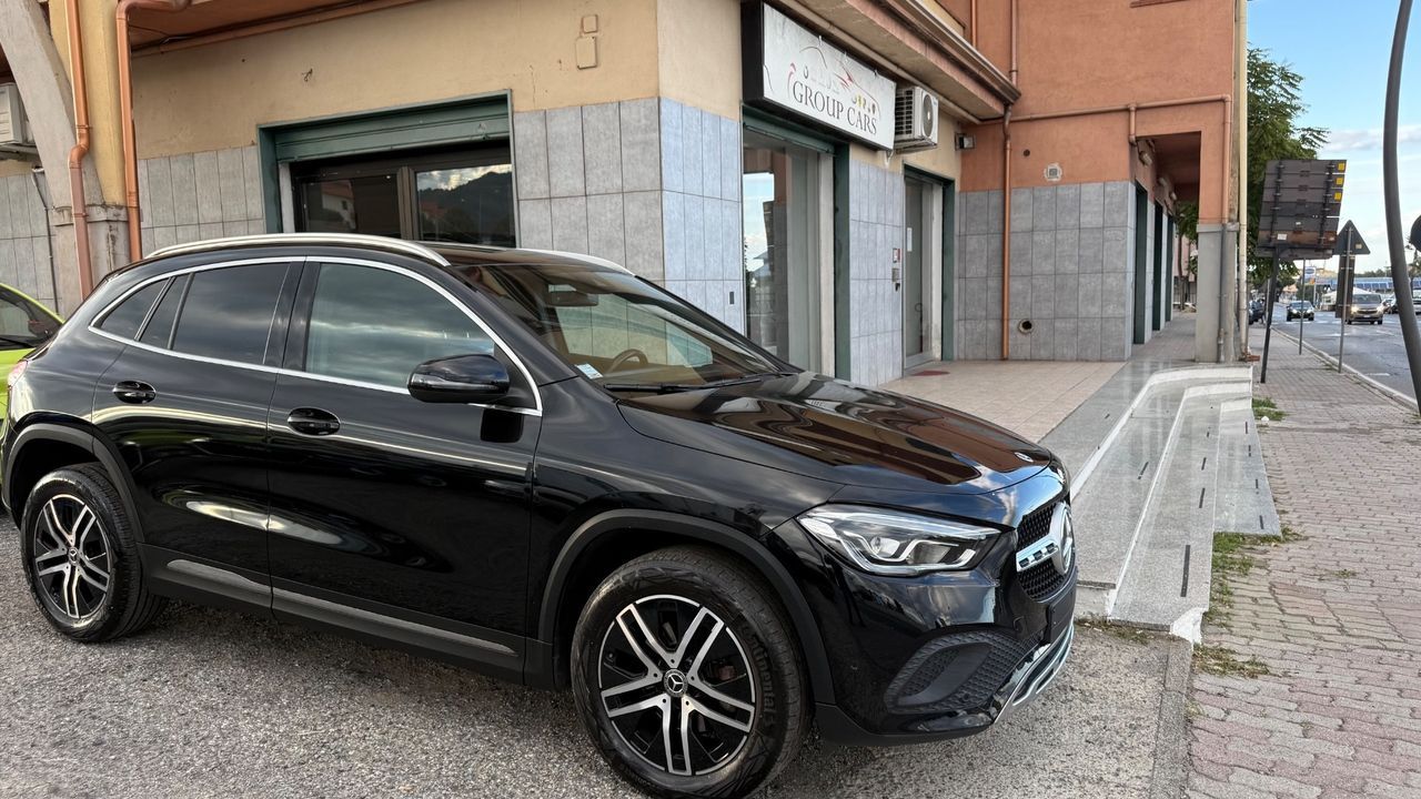 Mercedes-Benz Mercedes-benz GLA 200 d Automatic 4Matic Sport P imagem 2
