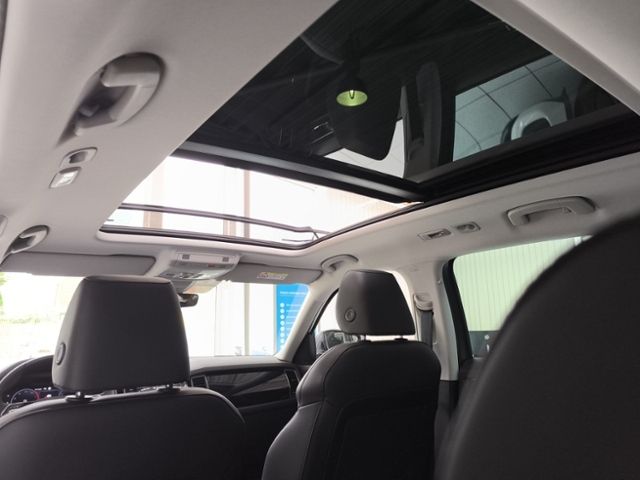 Fahrzeugabbildung SKODA Kodiaq 2.0 TDI DSG 4x4 Laurin & Klement AHK PANO