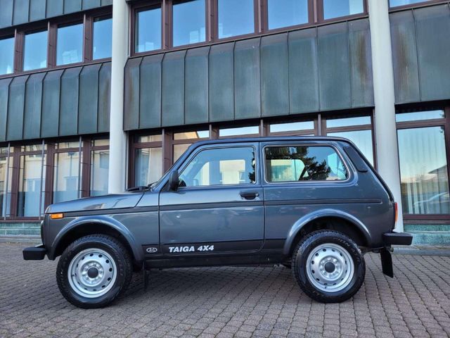 Lada Taiga Niva 4x4 Prins Gasanlage-AHK 1490 Kg-Euro 