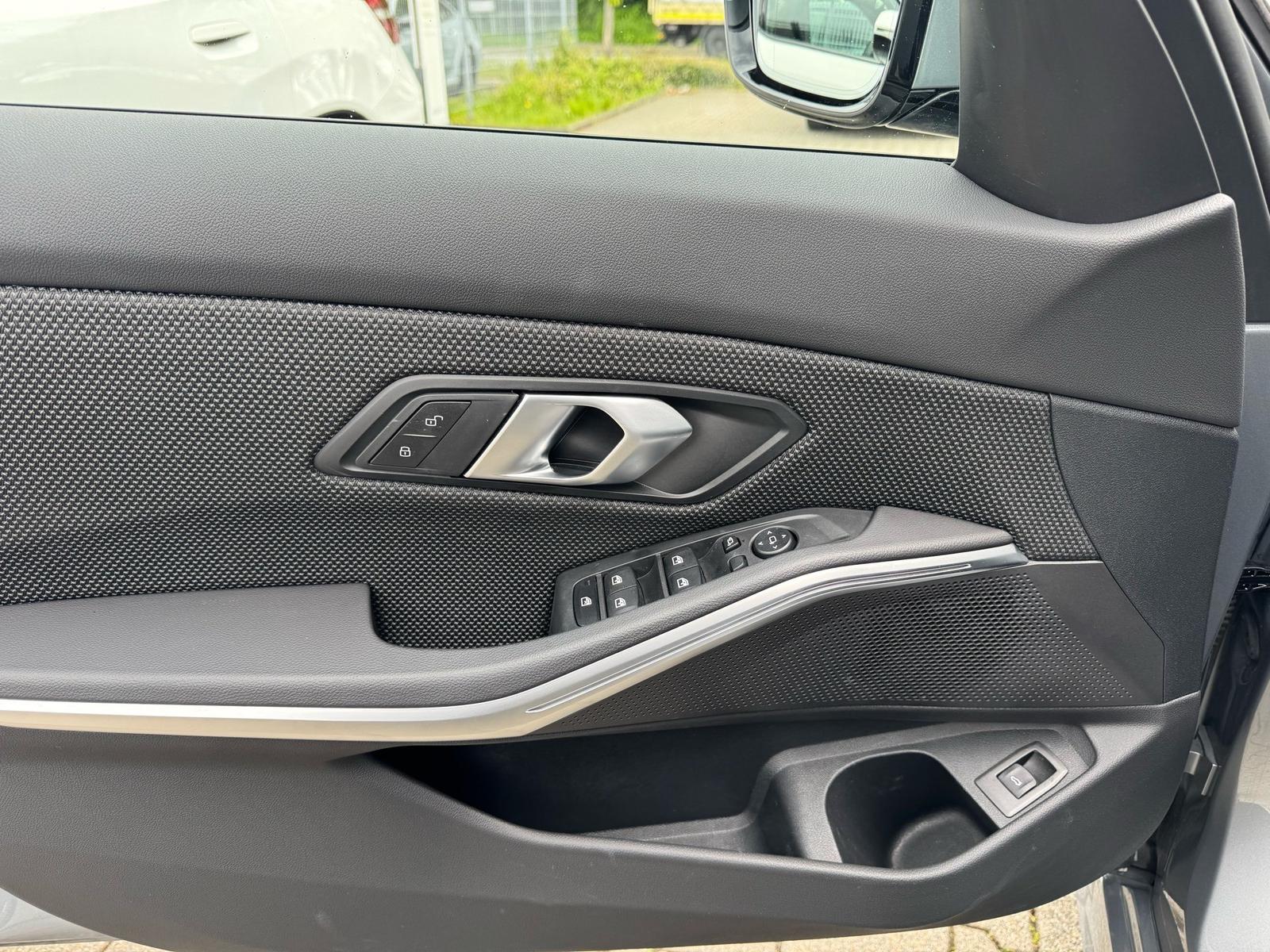 BMW 3 Series i Touring Keyless RFK Garantie-03.2030, миниатюра 9
