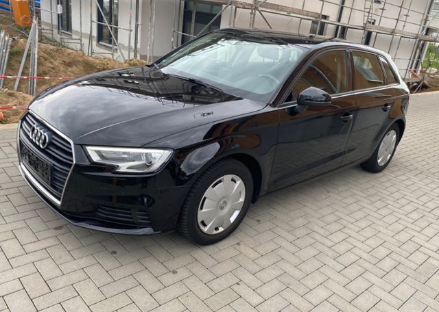 Audi A3 Sportback 2.0 TDI S-Tronic Navi/Xenon