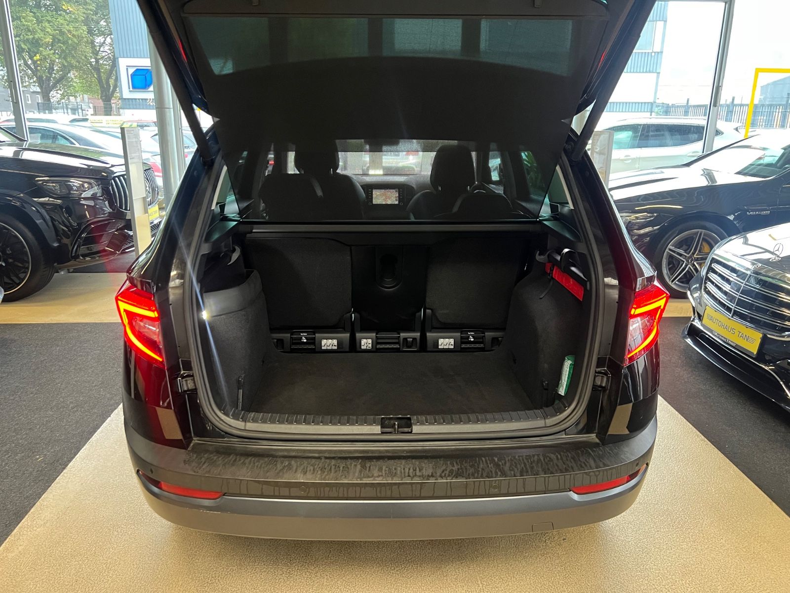 Fahrzeugabbildung SKODA Karoq Style DSG *PANO*SITZHEIZUNG*LEDER*