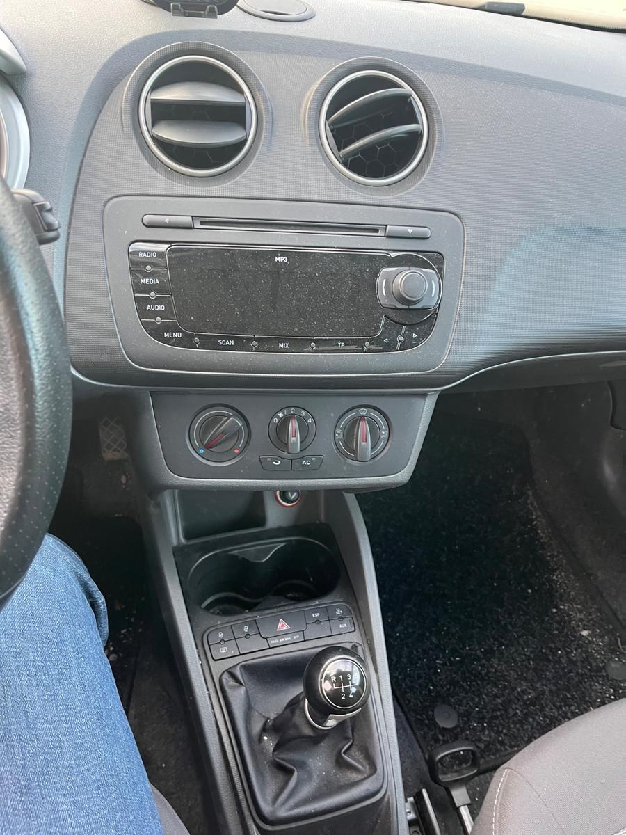 Seat Ibiza 2011 — photo 17