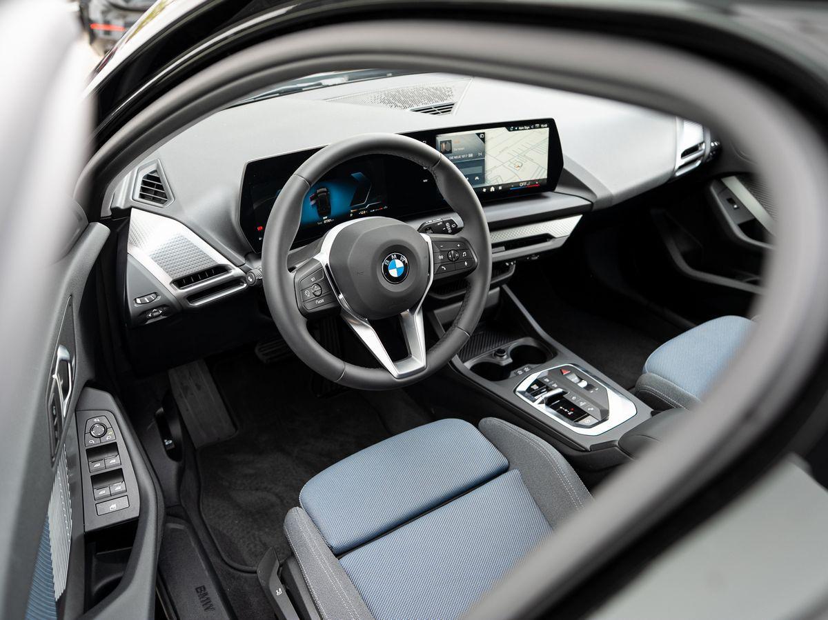 BMW 1 Series PANO AdLED KoZg SpSitze SpieglP ParkA S-Glas, миниатюра 9