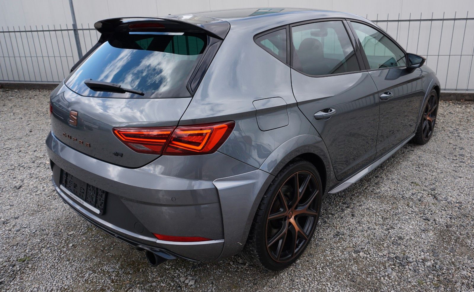 Fahrzeugabbildung SEAT Leon Cupra R Limitiert 673 von 799, ACC, Kamera