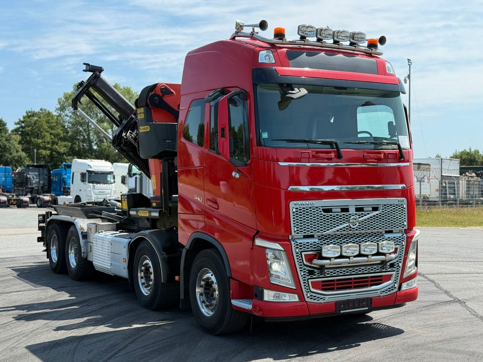 Fahrzeugabbildung Volvo FH 540 8x4 mit Palfinger Kran PK 78002F + Haken