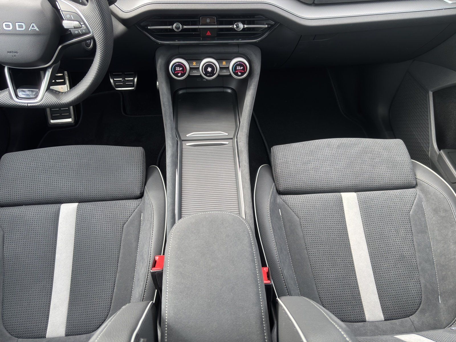Fahrzeugabbildung SKODA Kodiaq Sportline 2,0 TDI 142 kW DSG 4x4 PANO/AHK