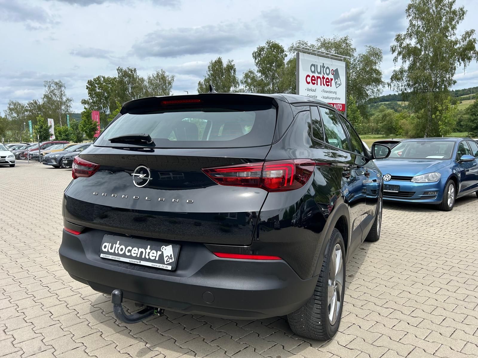 Fahrzeugabbildung Opel Grandland|Hybrid|4x4|AHK|1.Hand|LED|Standheizung