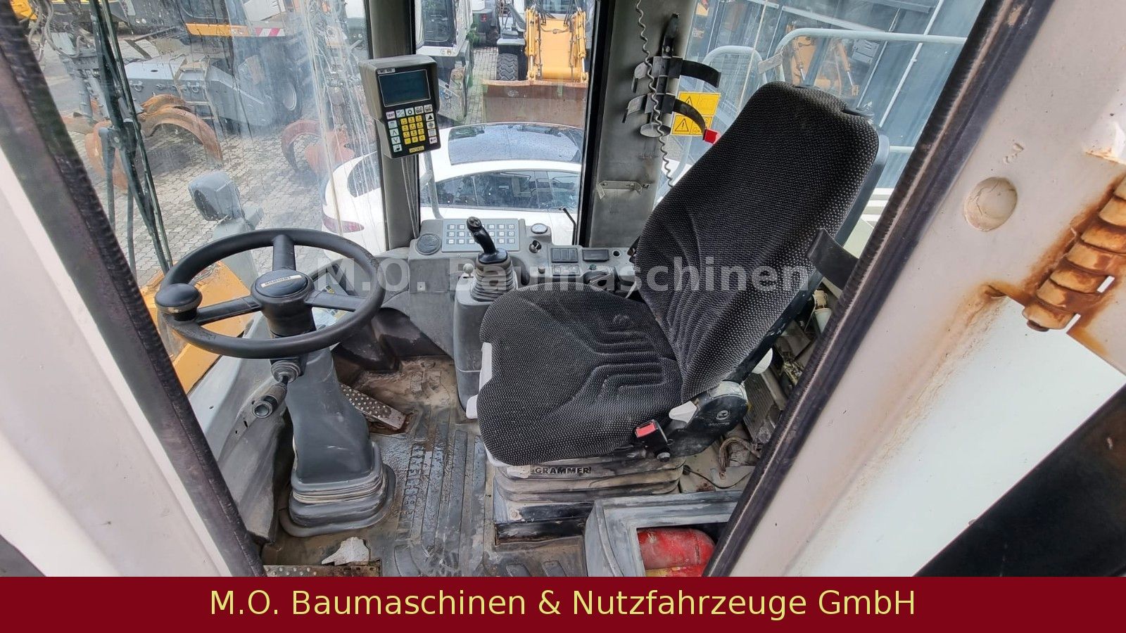 Fahrzeugabbildung Liebherr L 574
