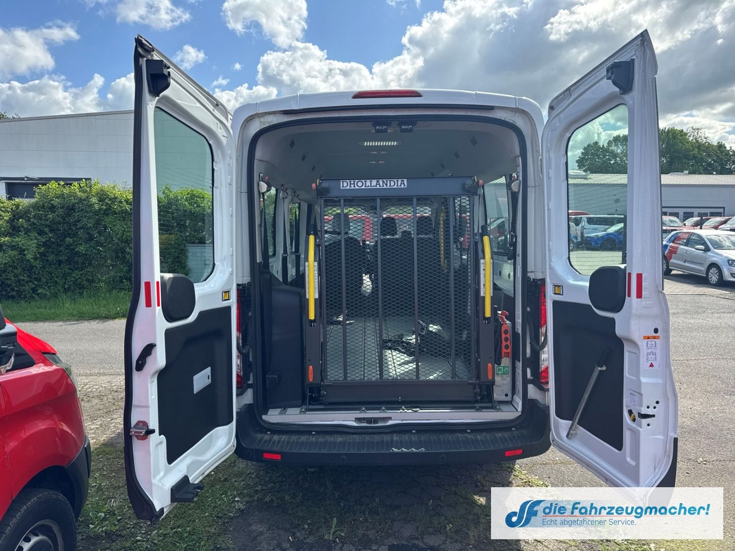 Fahrzeugabbildung Ford Transit Kombi 350 L3 Trend 2.0 TDCi *MOTORSCHADE