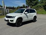 Suzuki Grand Vitara Trekfinder 235/70/16 - Suzuki Grand Vitara: mit Anhängerkupplung