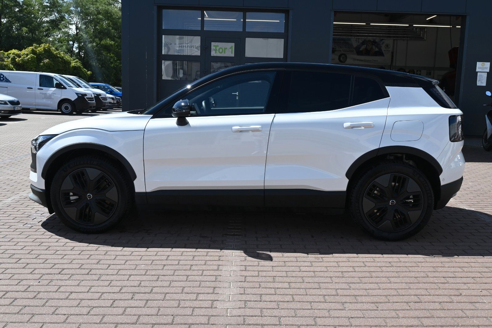 Fahrzeugabbildung Volvo EX30 CC Twin Motor Performance AWD Ultra*ACC