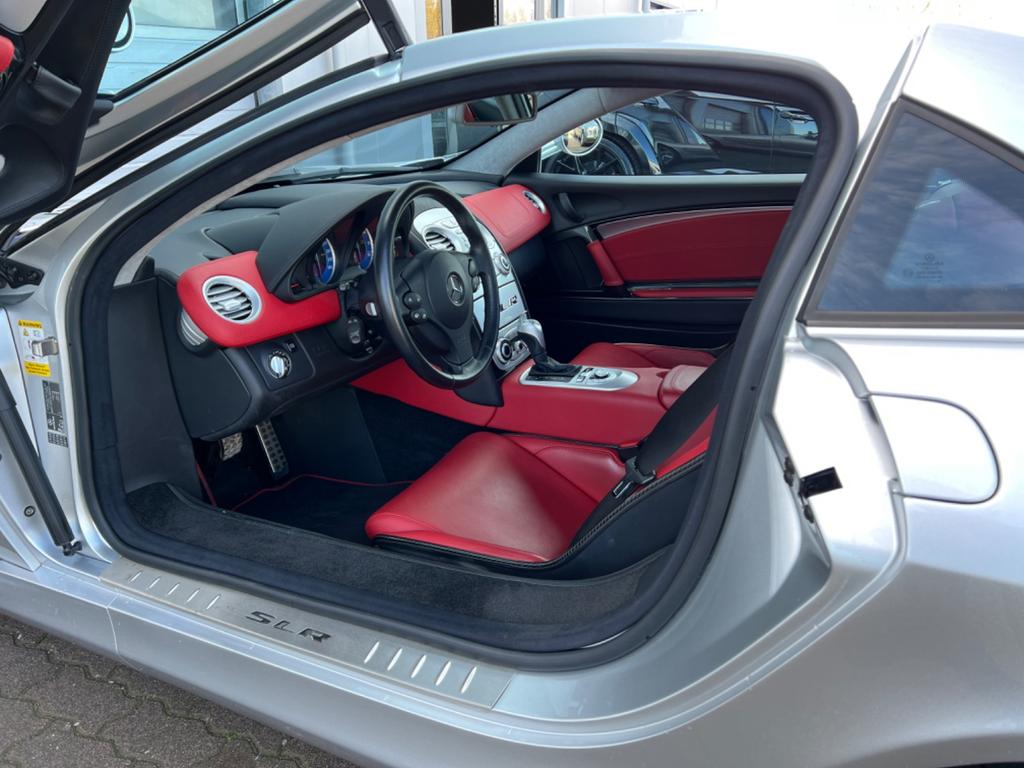 Mercedes-Benz SLR