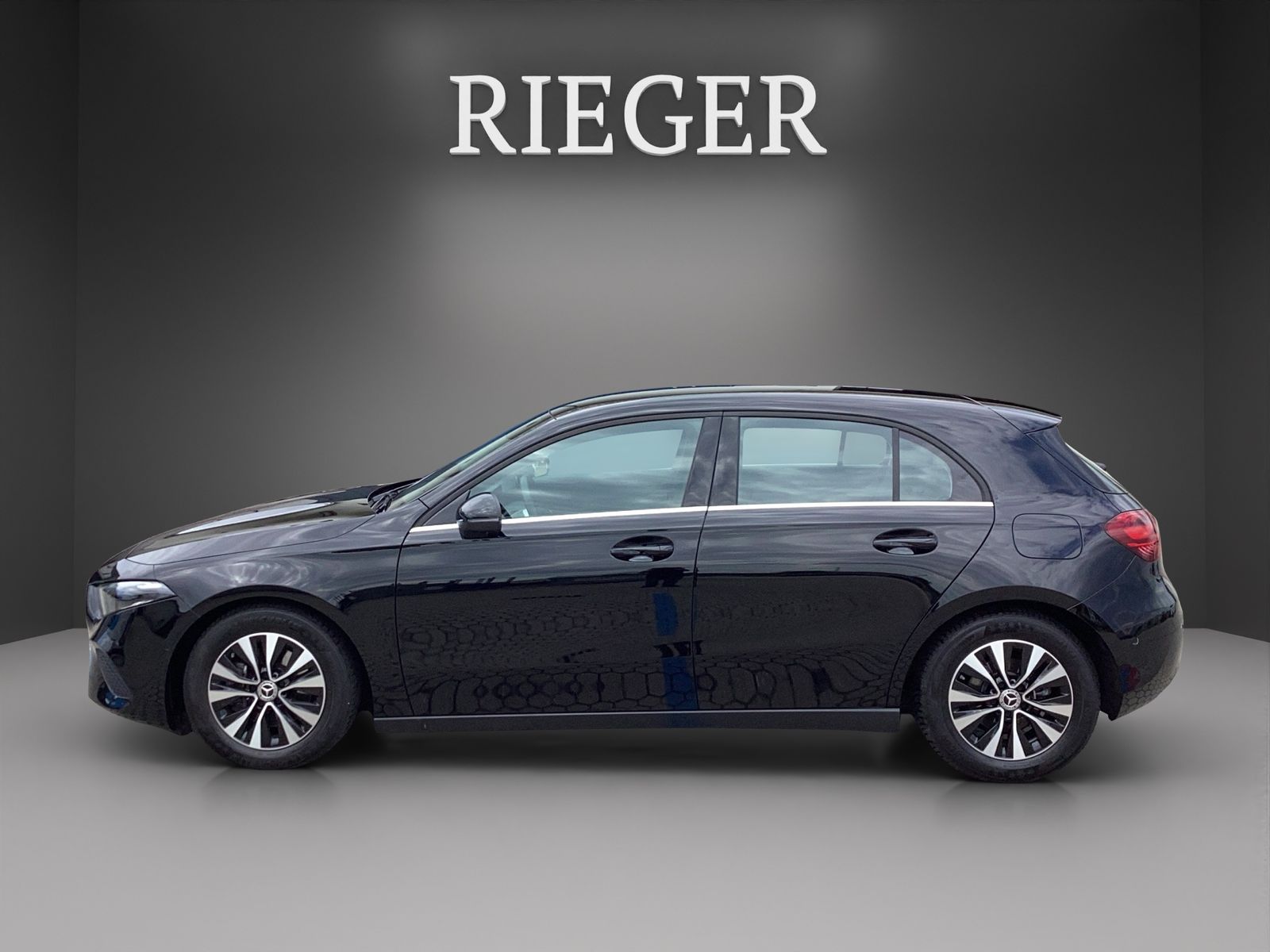 Mercedes-Benz A 180 d Advanced LED MBUX Navi Prem DAB KAM ALU foto 5