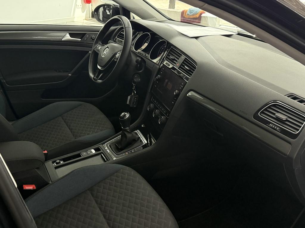 Volkswagen Golf VII 1.5 TSI IQ.DRIVE, Standheiz., ACC, Navi
