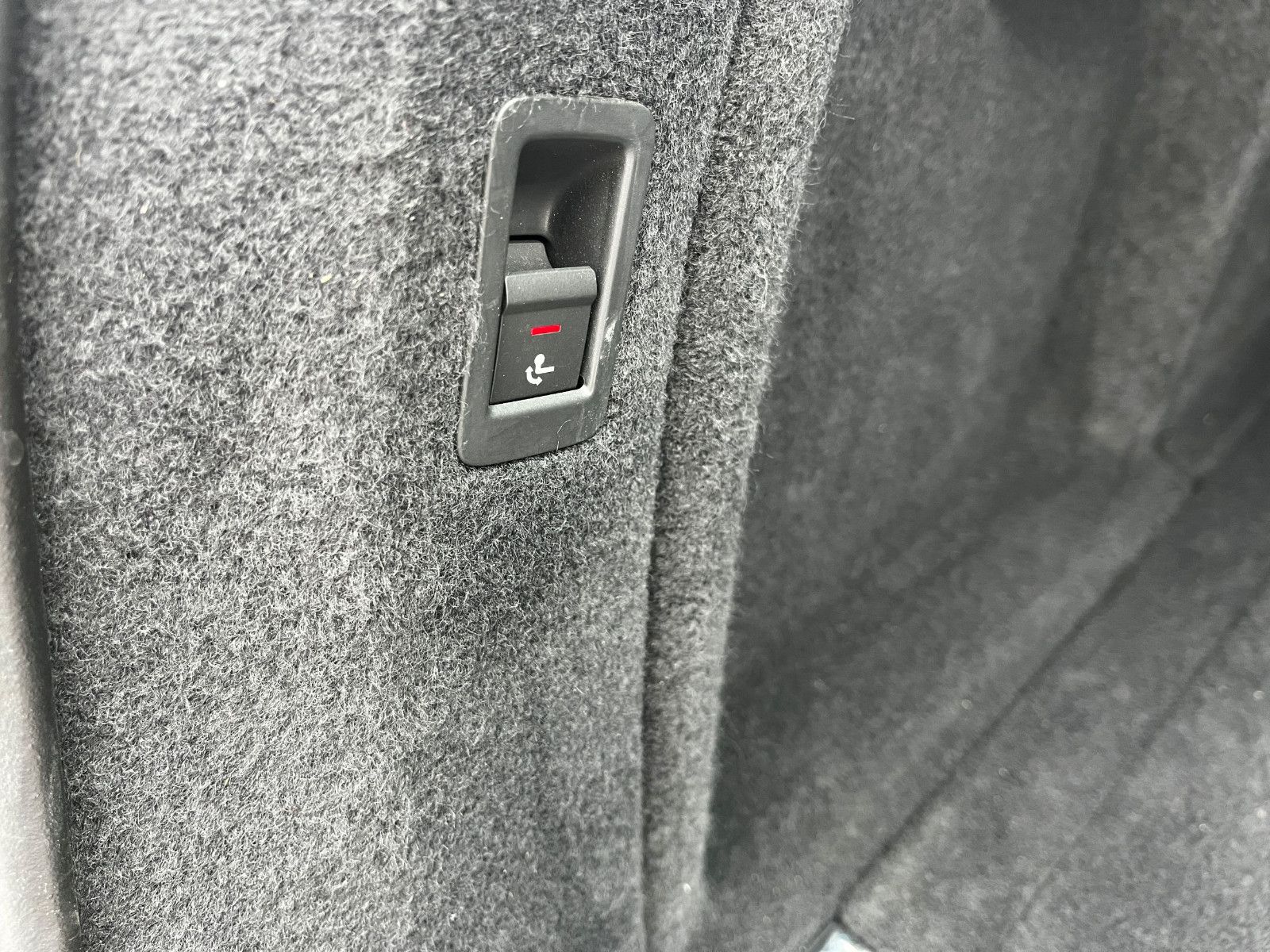 Fahrzeugabbildung Audi A4 Avant 40 TDI S line LED PANO NAVI SHZ KAM AHK