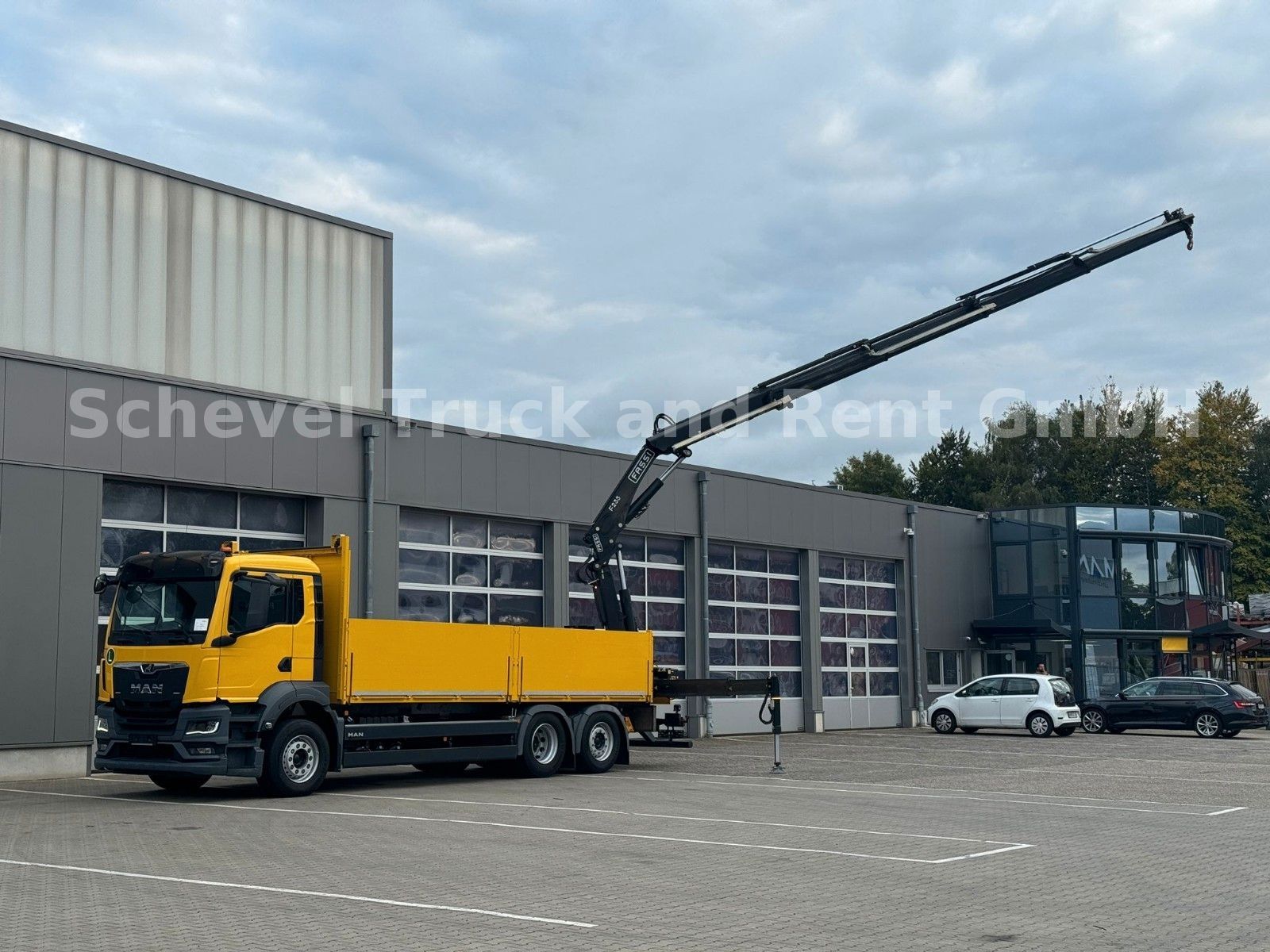 Fahrzeugabbildung MAN TGS 26.430 6x2-4 Pritsche mit FASSI F235