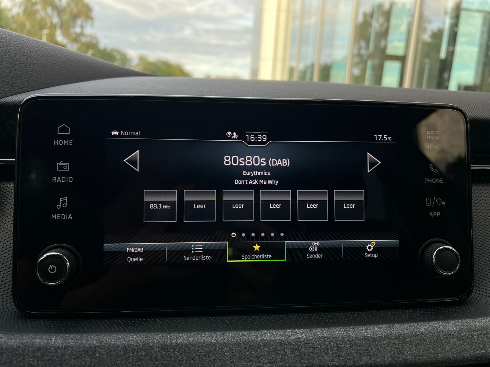 Fahrzeugabbildung SKODA Scala Selection 1.0 TSI DSG *AHK, LED, ACC, Kame