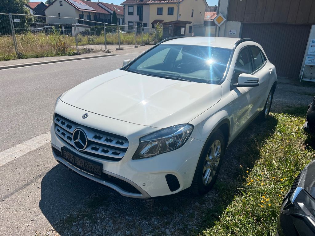 Image of Mercedes-Benz GLA 200
