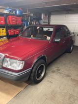 Mercedes-Benz Mercedes W124 200D Oldtimer - Mercedes-Benz 200: W124 200d
