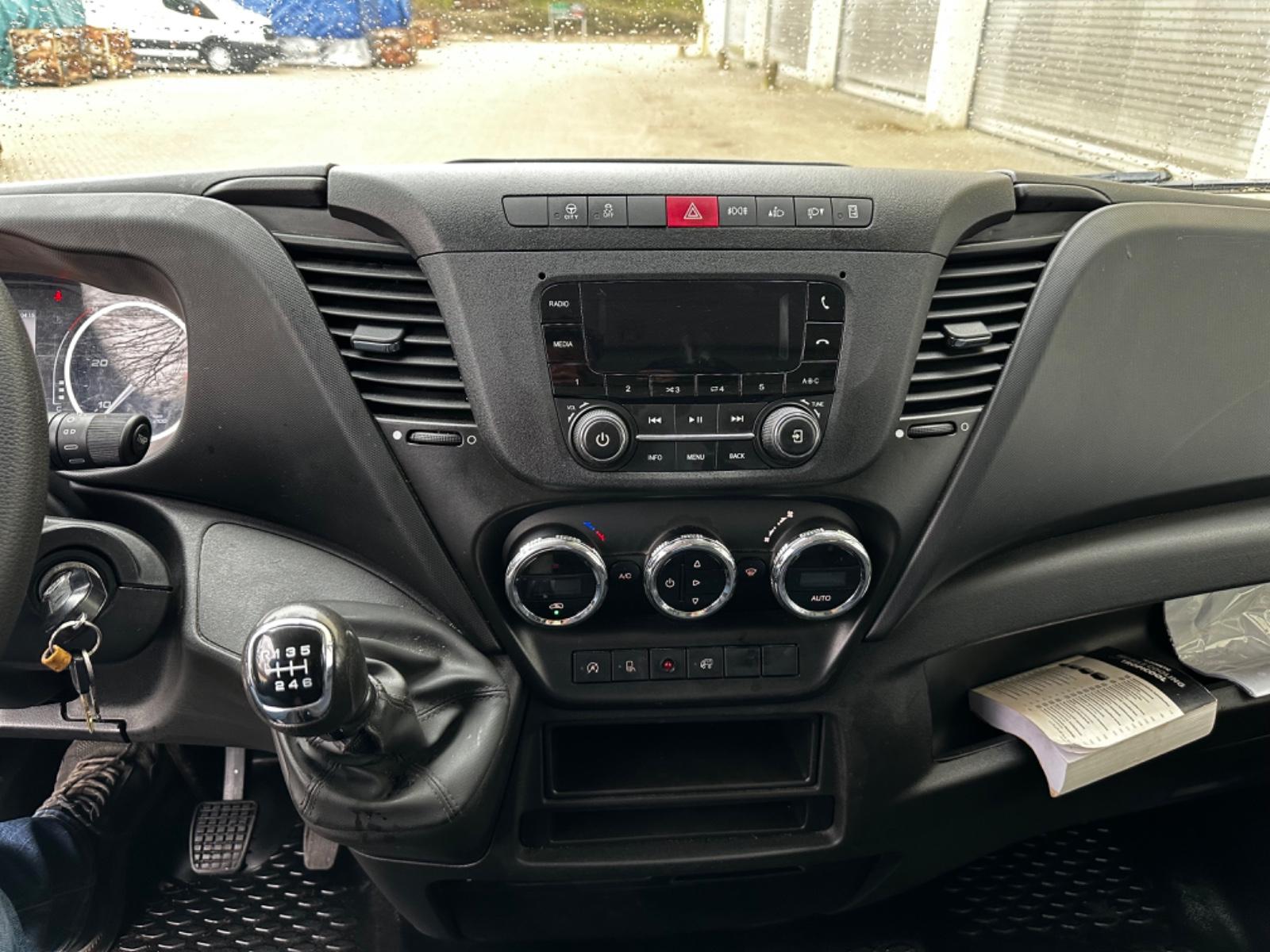 Iveco Daily 35S14 2.3D*Koffer*el.hydr.Ladebordwand*
