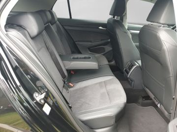 Volkswagen Golf - 6