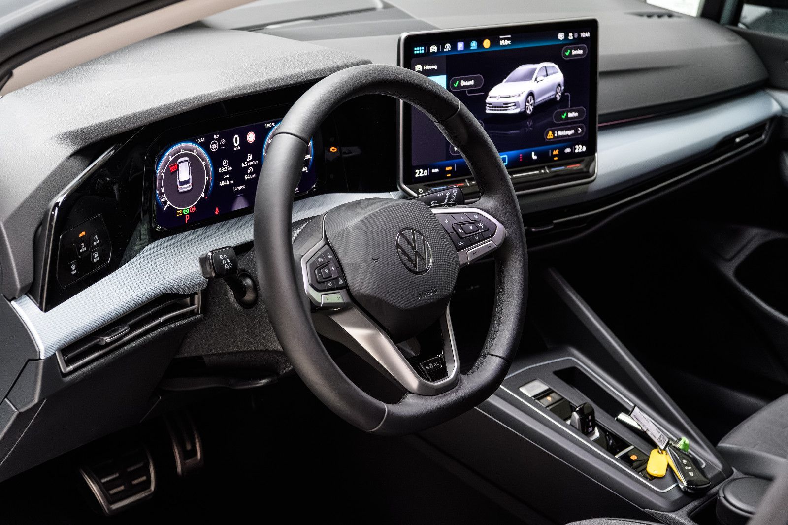 Fahrzeugabbildung Volkswagen Golf VIII Variant Goal 1.5 eTSI DSG LED+KAM+APP