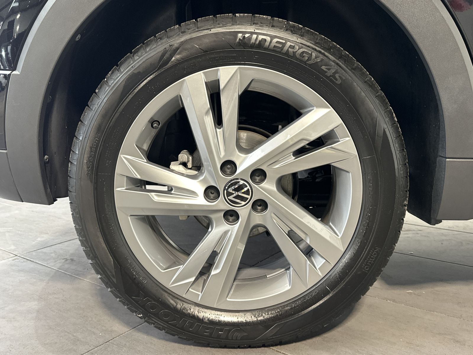 Fahrzeugabbildung Volkswagen T-Cross 1.5 TSI R-Line NAV+LED+ACC+AHK+KAM+DIGDI