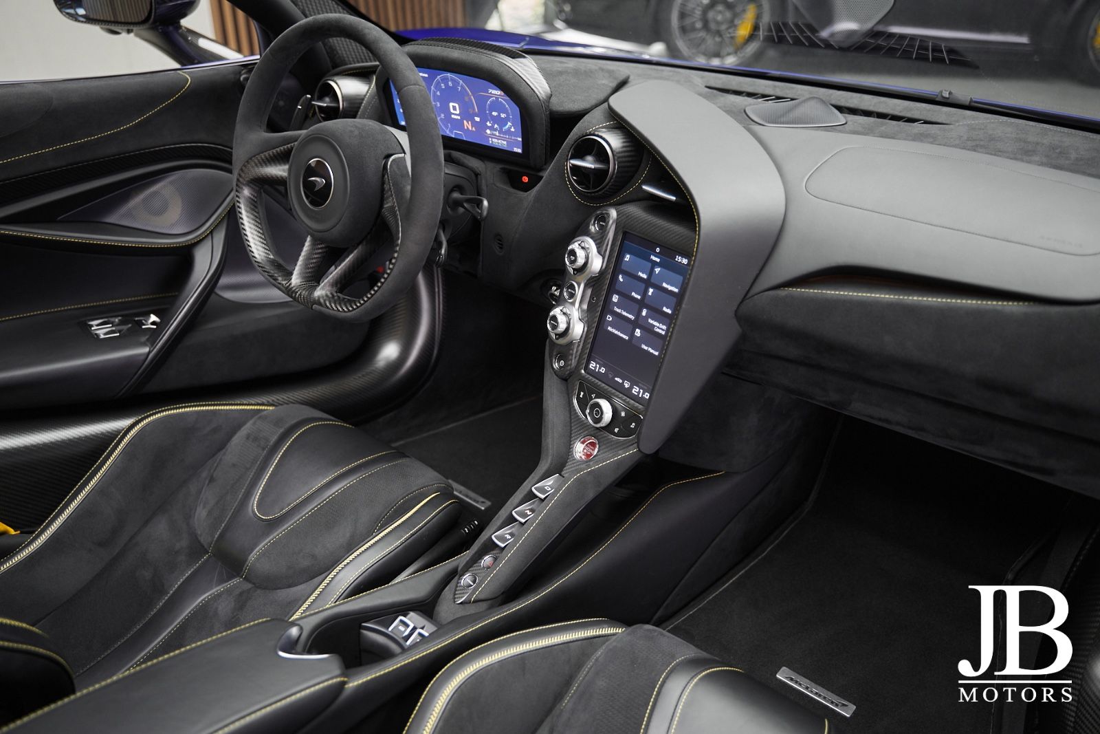 Fahrzeugabbildung McLaren 720s Spider MSO Carbon B&W Sound Lift Novitec