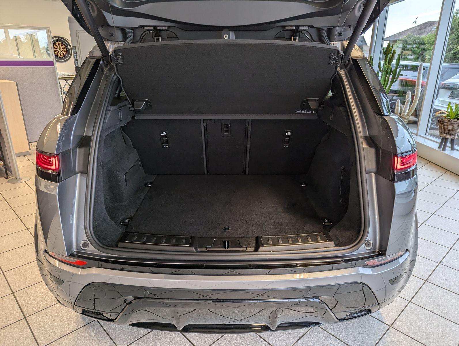 LAND ROVER Range Rover Evoque D180 R-Dynamic SE Pano HUD 20 - Image 17