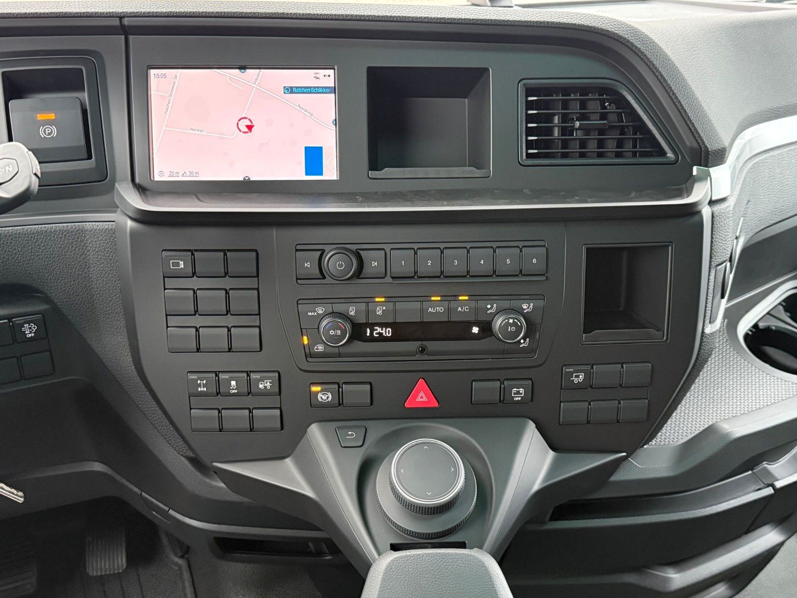 Fahrzeugabbildung MAN TGX 18.520 LL SU D30 Retarder PTO & Hubsattel*