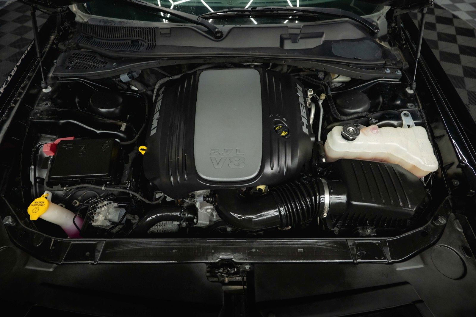 Fahrzeugabbildung Dodge Challenger 5.7 V8 R/T SRT WIDE BODY *LED*19%*