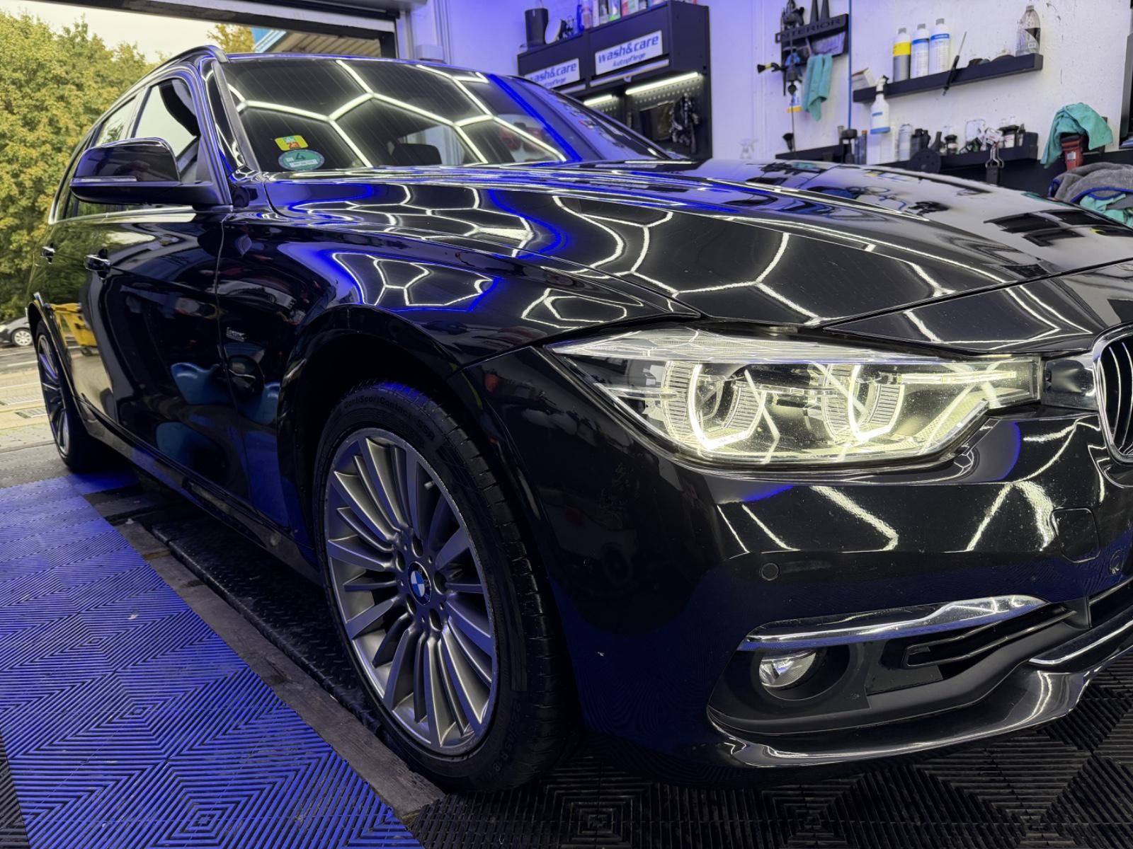 BMW 330i  Touring Luxury Line P. Auto. Lux...