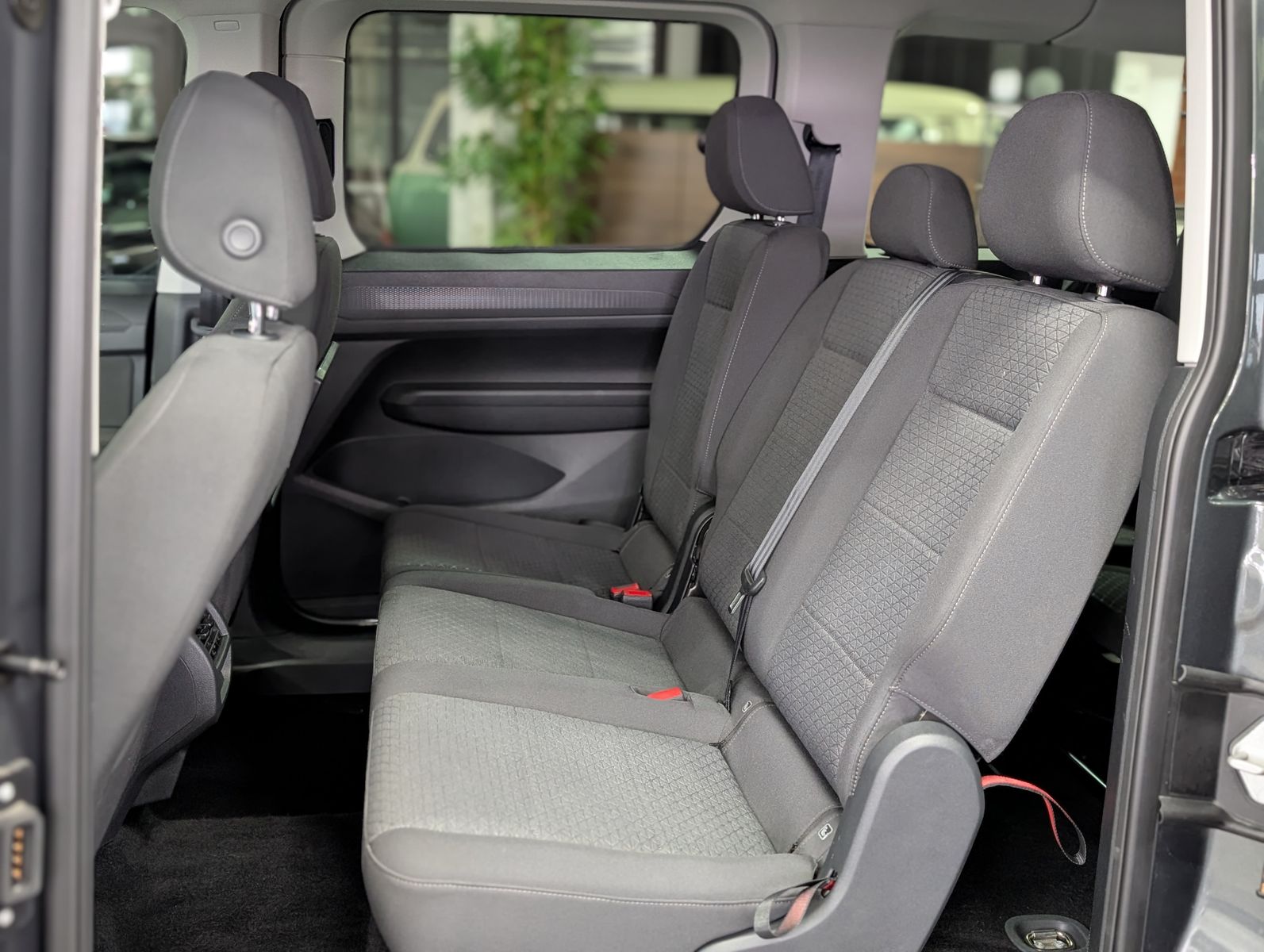 Fahrzeugabbildung Ford Grand Tourneo L2 Titanium 7-Sitze Bi-LED CAM AHK