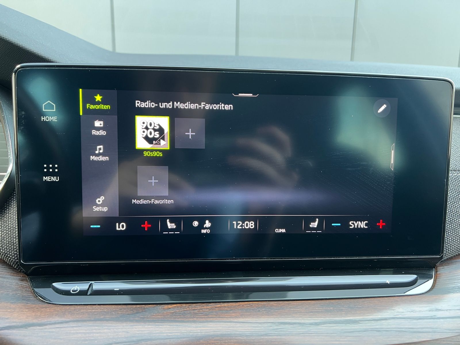 Fahrzeugabbildung SKODA Octavia Combi Scout 2.0 TDI DSG 4x4 *AHK, Navi,