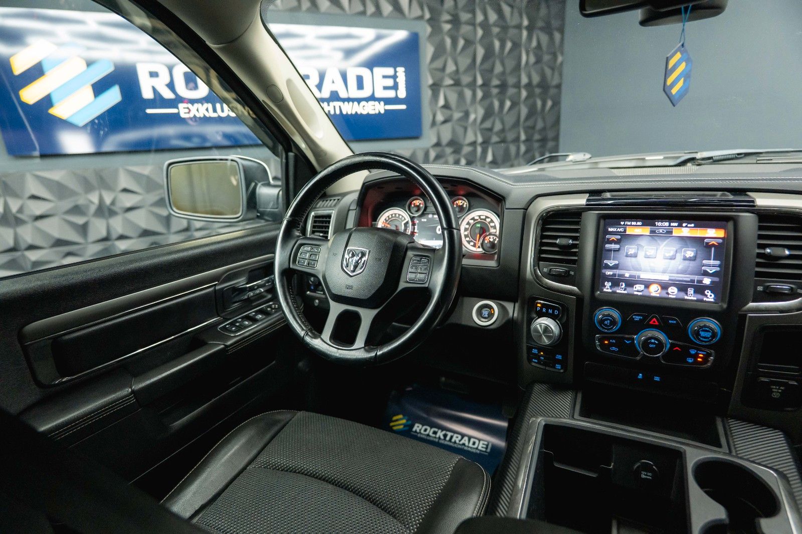 Fahrzeugabbildung Dodge RAM 5.7 V8 HEMI 4x4 Offroad Sport  LONGBED *LPG*