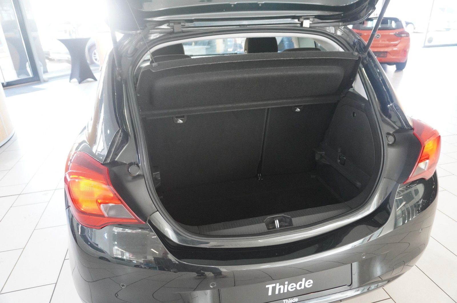 Fahrzeugabbildung Opel Corsa E 1.4T DRIVE 3-TÜR KLIMA/SHZ/PDC/TEMP./LHZ