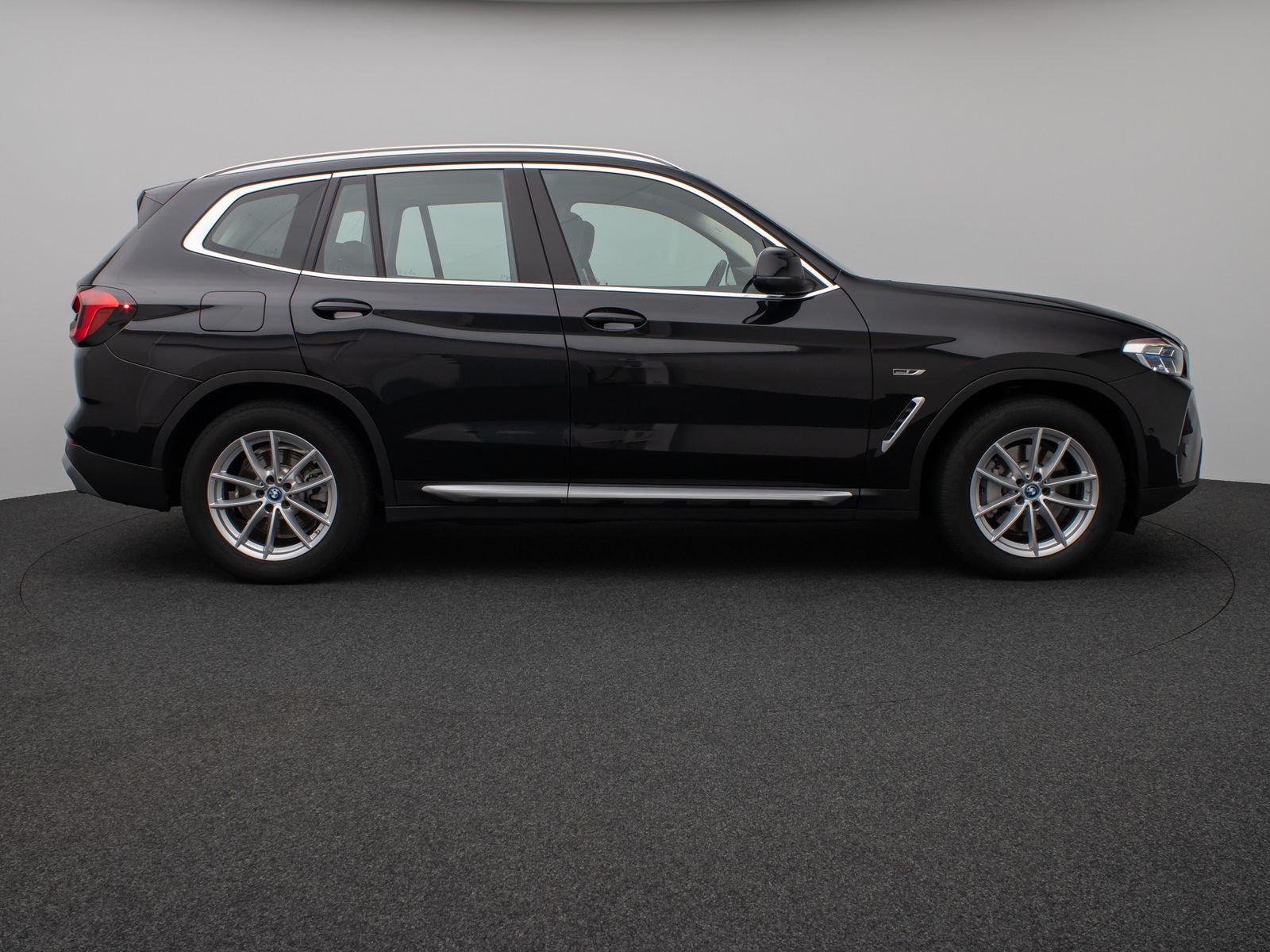Fahrzeugabbildung BMW X3 xD30e Panorama Kamera Laser HUD DAB HiFi 18"