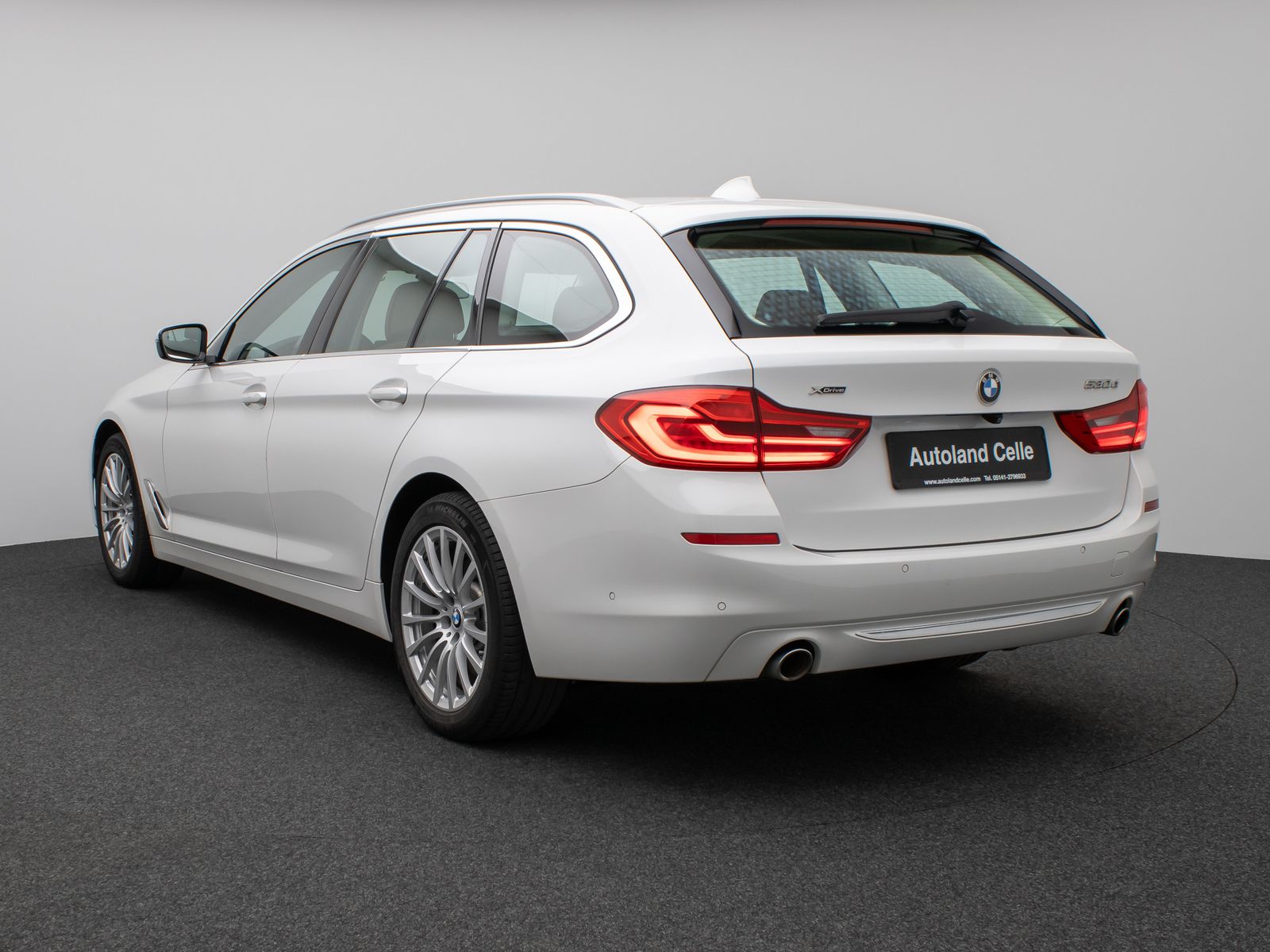 Fahrzeugabbildung BMW 530d xD Luxury Line Panorama Kamera HUD DAB HiFi