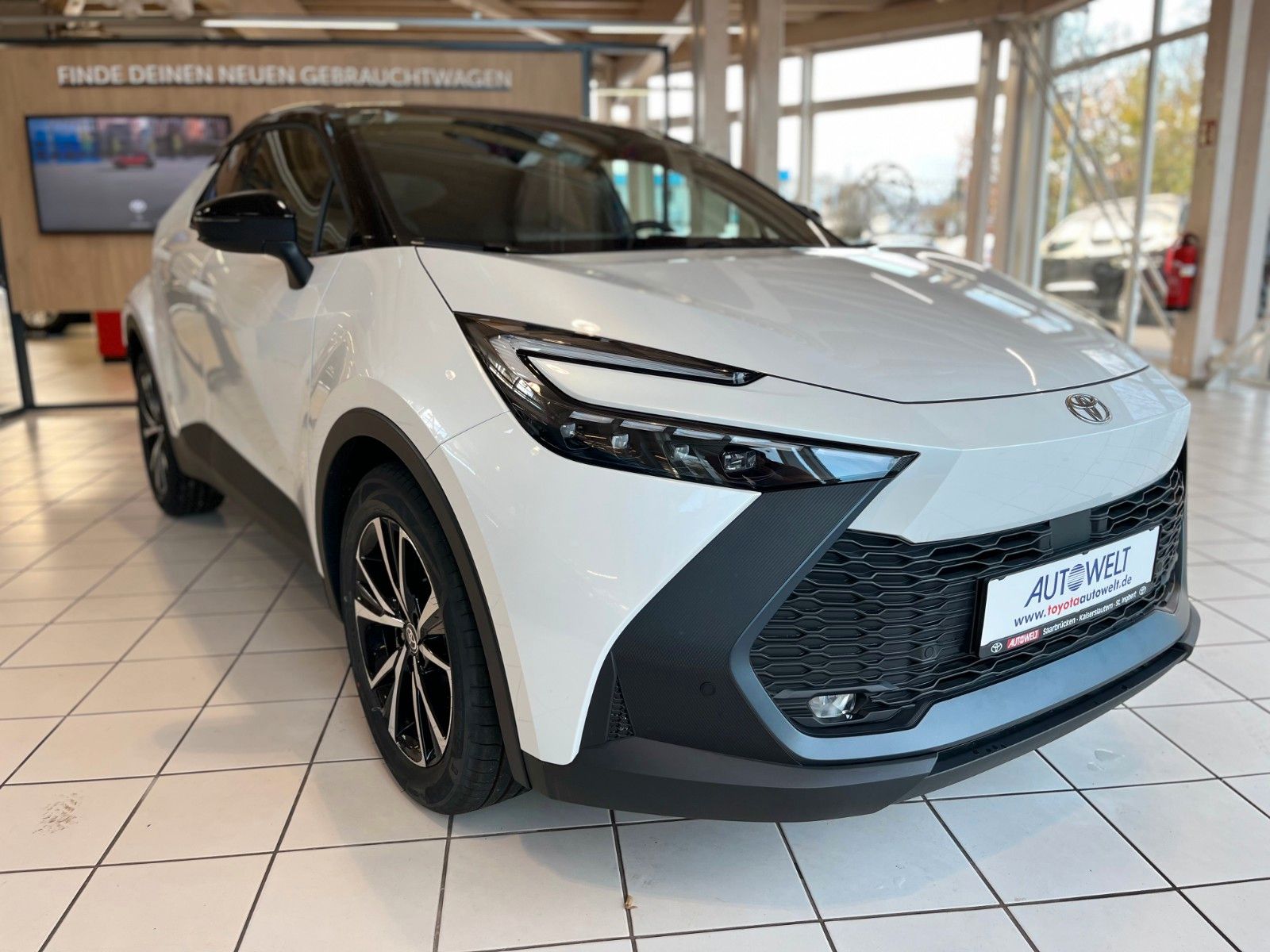 Fahrzeugabbildung Toyota C-HR Hybrid 1,8 Hybrid Teamplayer/Technik-Paket