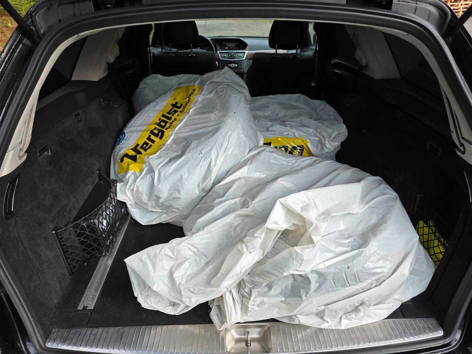 Mercedes-Benz E250 2012 — photo 11