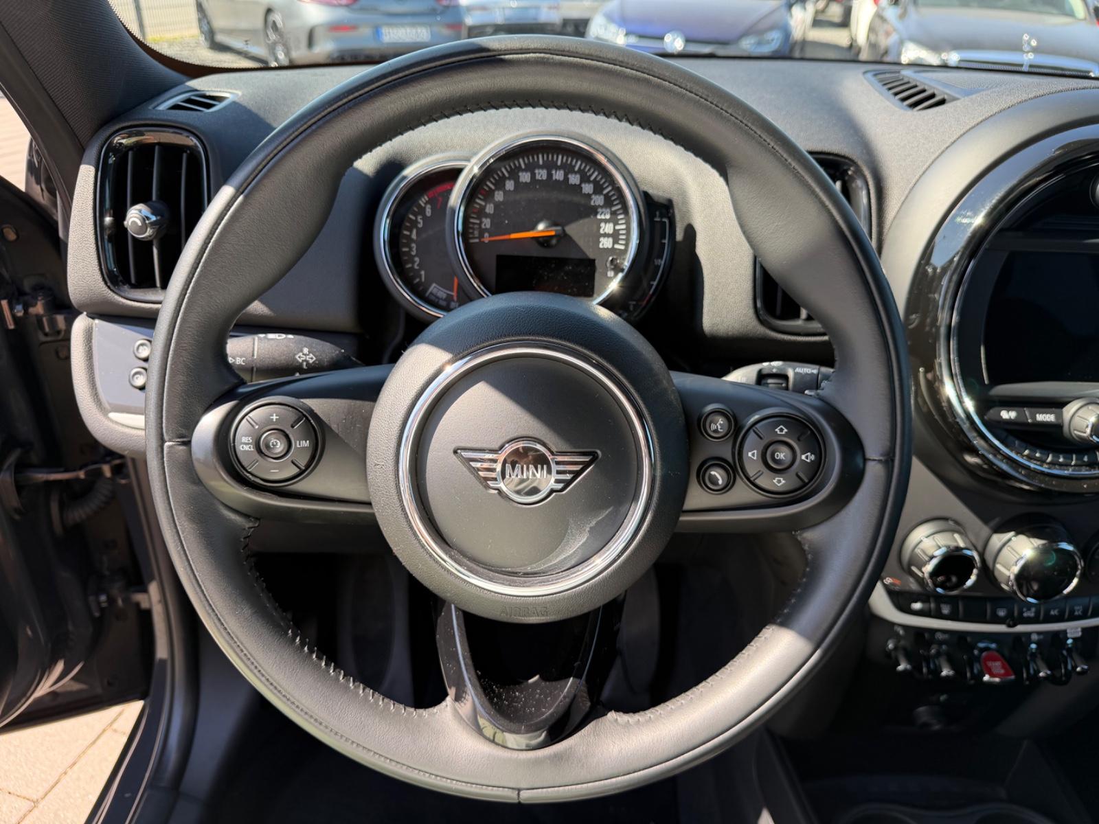 MINI Countryman S*LED*NAV*PANO*LEDER*AHK*2.HAND*TOP*