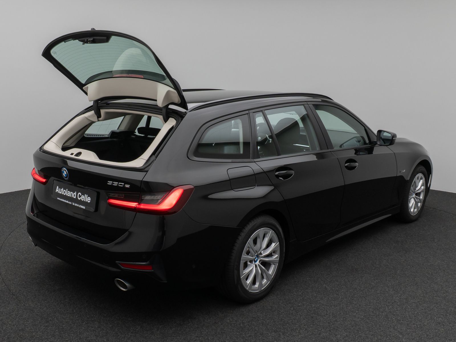 Fahrzeugabbildung BMW 330e Stop&Go DAB Kamera Alarm MSportleder 17Zoll