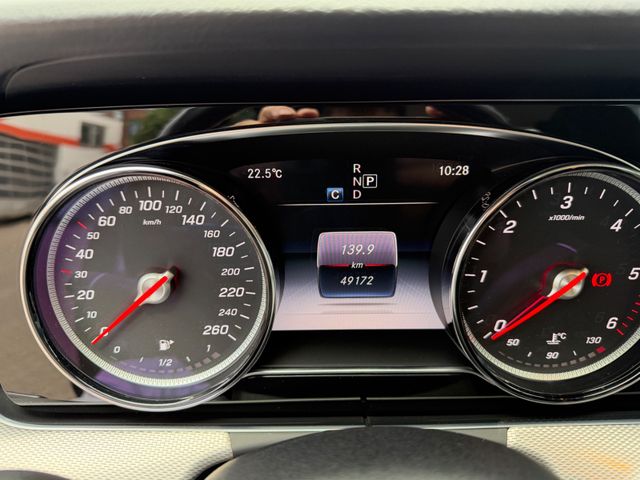 MERCEDES-BENZ E 220 d T Autom. - 
