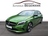 Mercedes-Benz A 220 4Matic Urban Night Panorama HK Navi LED - Mercedes-Benz: Grün