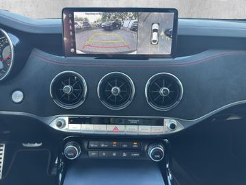 Kia Stinger GT 3.3 V6 T-GDI +Navi+LED+HUD+Kam.+SHZ