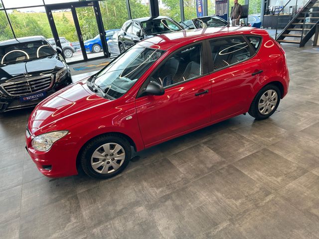 MYAUTOCENTER – Gebraucht- und Jahreswagen mit Werkstattservice in Pfaffenhofen Hyundai i30 *Scheckheft*Klimaanlage*TÜV-NEU*