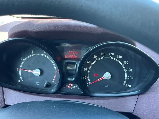 Fahrzeugabbildung Ford Fiesta Trend KLIMA Allwetter Alu el.SP teilb.Rüc